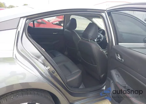 2021 Nissan Altima Sr Intelligent Awd z USA, uszkodzony, nr VIN 1N4BL4CW8MN415203